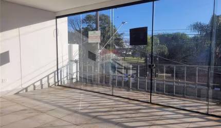 SALA COMERCIAL NA AVENIDA BANDEIRANTES COM SACADA E 2 BANHEIROS PARA ALUGAR