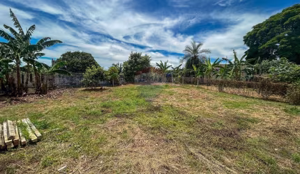 Terreno de 300m² de área na Vila Melo