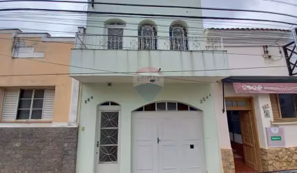 Casa Comercial em Amparo - SP, com espaço para 2(duas) Empresas ou Consultório (térreo e piso superior).