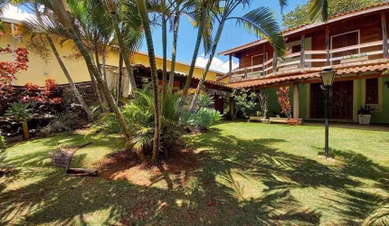 Você encontra um Refúgio de Paz no meio da Natureza, nesta Casa em Condomínio, estilo rústico e aconchegante!!