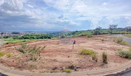 Terreno no Bosque dos Itamaracás, 170 m2 de esquina, no Alto, R$99.900