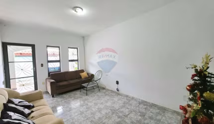 'Casa Ampla no Jardim Santo Antônio, Imperdível!'
