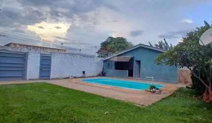 'Charmosa Casa de Campo em Chácara Santa Felicidade'