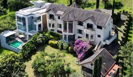 Casa Alto Padrão  com 660m² AC 1000M2 AT 6 DORMITÓRIOS, 4 SUÍTES Aguas de Lindóia