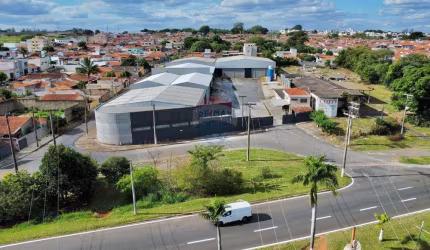 ALUGA-SE GALPÃO COMERCIAL  COM 6585,12 DE ÁREA TOTAL EM MOGI GUAÇU-SP