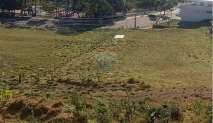 ATENÇÃO INVESTIDOR - Extenso Terreno em Frente à Praça Ademar de Barros, no coração de Águas de Lindóia!