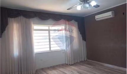 CASA COM 3 QUARTOS, 1 SUÍTE NO BAIRRO SANTA CRUZ, EM MOGI MIRIM/SP