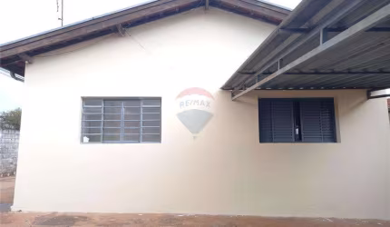 CASA COM 03 DORMITÓRIOS