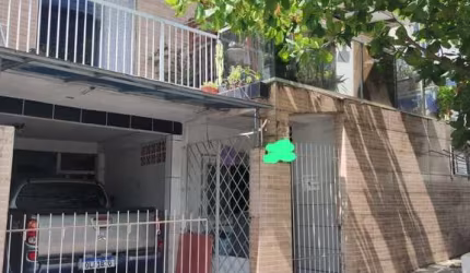 Casa sobrado com 10 apartamentos