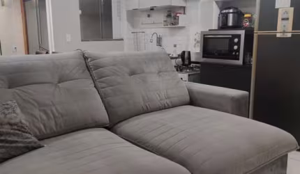 Apartamento diferenciado com 2 dormitórios e 2 vagas, localizado a 4 minutos do Centro de Camboriú