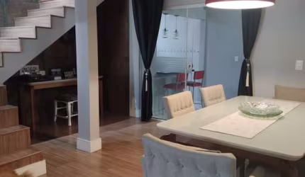 Casa ampla com 1 suíte + 2 dormitórios, closet e área gourmet na Barra