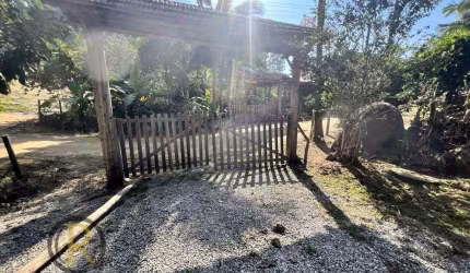 Chácara pronta para construir, com água dentro no bairro do Braço