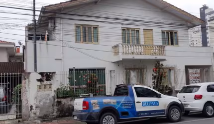 Predinho com 4 apartamentos e 1 sala comercial no Centro | Gerando renda