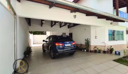 Casa fantástica com suíte master + 2 demi-suítes no bairro das Nações