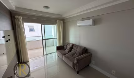 Apartamento com 1 suíte, 2 demi-suítes e 2 vagas de garagem na Praia Brava