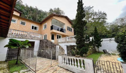 Sobrado  à venda no Bairro Canto do Forte em Praia Grande/SP. - Praia Grande/SP