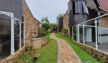 Sobrado com 2 quartos na Mirim Praia Grande/SP