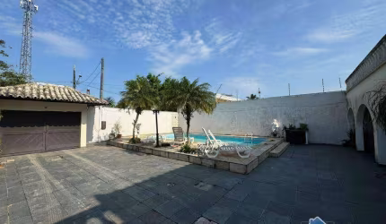 Casa em Guarujá de Alto Padrão com 5 Suítes