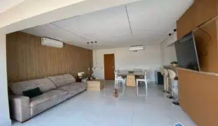Apartamento extremamente espaçoso a venda em Santos