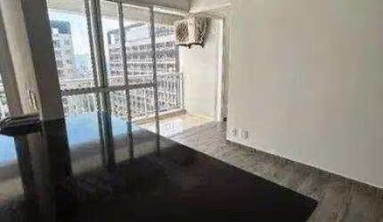 Apartamento completamente reformado a venda na Vila Mathias - Santos