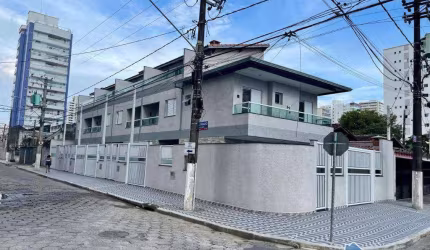Casa de Condomínio em Praia Grande com 3 Quartos