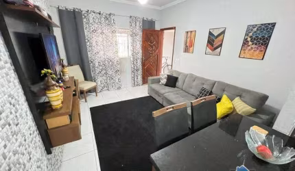 Casa com piscina e 2 quartos no Jardim Quietude - Praia Grande/SP