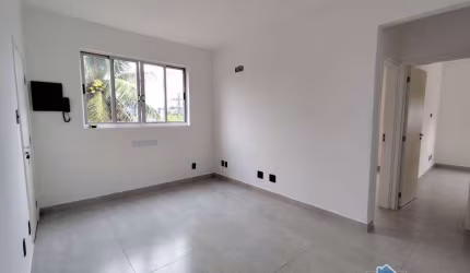 Apartamento REFORMADO com 2 quartos no bairro Campo Grande em Santos/SP