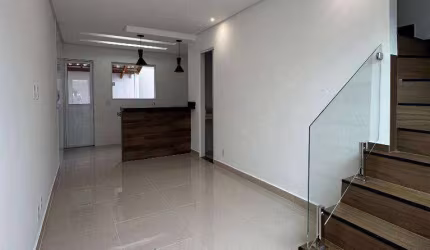 Sobrado com Fino Acabamento e 2 Quartos no Maracanã em Praia Grande/SP