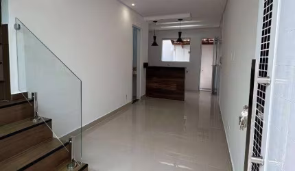 Sobrado com 2 Quartos no Maracanã em Praia Grande/SP