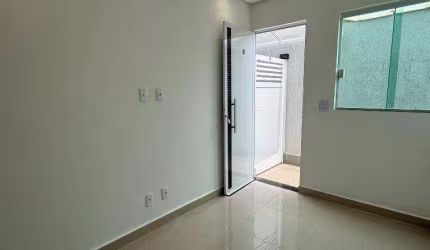 Casa Térrea com 2 Quartos no Maracanã em Praia Grande/SP