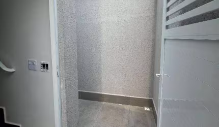 Casa Sobreposta com 2 Quartos no Maracanã em Praia Grande/SP