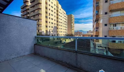 Sobrado à venda na Aviação, Praia Grande – 3 quartos, 2 sacadas, 3 banheiros e 1 vaga – Aceita financiamento