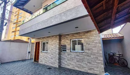 Sobrado com 2 Quartos na Aviação em Praia Grande/SP