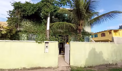 Casa de 2 quartos a 400 metros da praia por R$180.000