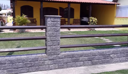 Casa de 3 quartos e área gourmet no condomínio Santa Margarida 2