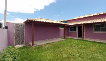 Charmosa Casa com Área Gourmet e Cisterna no Residencial Vivamar