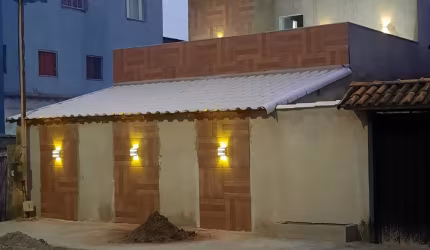 Ótima casa de três quartos próximo ao centro de Unamar