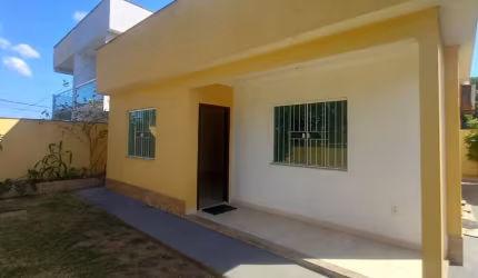 Duas Casas com terraço e vista para a praia!