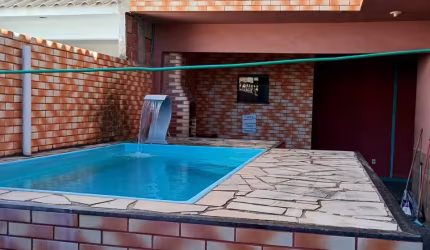 Oportunidade Imperdível! Casa com Piscina e Churrasqueira