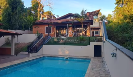 Chácara à venda em Campo Limpo Paulista-SP: 3 quartos, suíte, piscina, área gourmet no Champs Privés Residence Country.