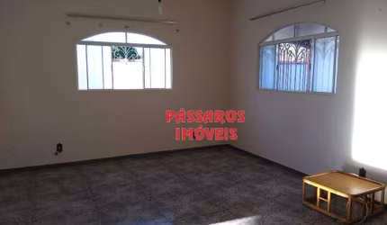 Casa com 3 dormitórios à venda, 234 m² por R$ 374.900,00 - Centro - Borebi/SP