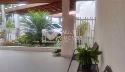 Ótima Casa em condomínio com 3 dormitórios, sendo uma suíte, Residencial Santa Paula - Jacareí - SP.
