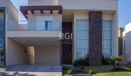 Casa Condominio para Venda - 300m², 4 dormitórios, sendo 3 suites, 2 vagas - Cen