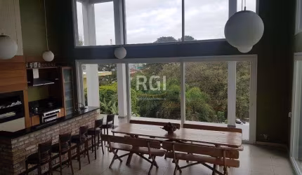 Casa para Venda - 575m², 3 dormitórios, sendo 2 suites, 3 vagas - Altos Da Alegr