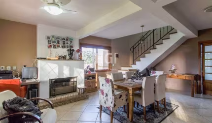 Casa para Venda - 318.18m², 3 dormitórios, sendo 1 suites, 6 vagas - Belém Novo