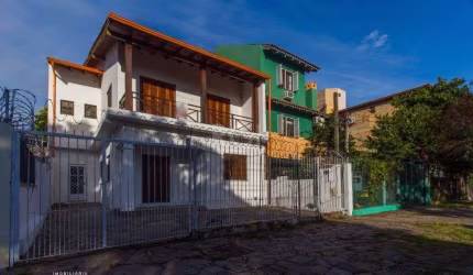 Casa para Venda - 277.24m², 3 dormitórios, sendo 1 suites, 3 vagas - Camaquã