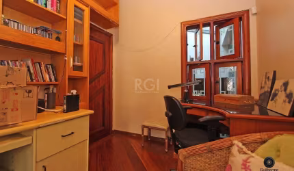Casa para Venda - 277.99m², 3 dormitórios, sendo 1 suites, 3 vagas - Medianeira