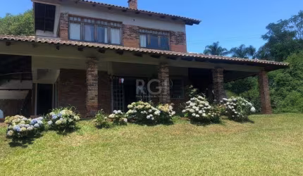 Casa Condominio para Venda - 380m², 3 dormitórios, sendo 1 suites, 2 vagas - Vil