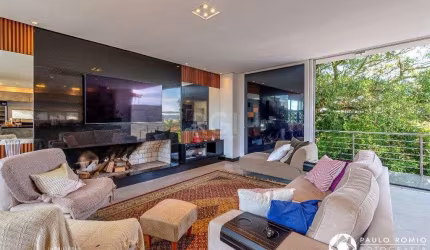 Casa Condominio para Venda - 382m², 3 dormitórios, sendo 3 suites, 2 vagas - Que
