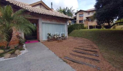 Casa Condominio para Venda - 250m², 1 dormitório, sendo 1 suites, 5 vagas - Mora
